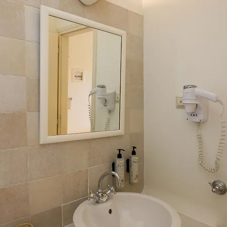Hotel Anthea 3*